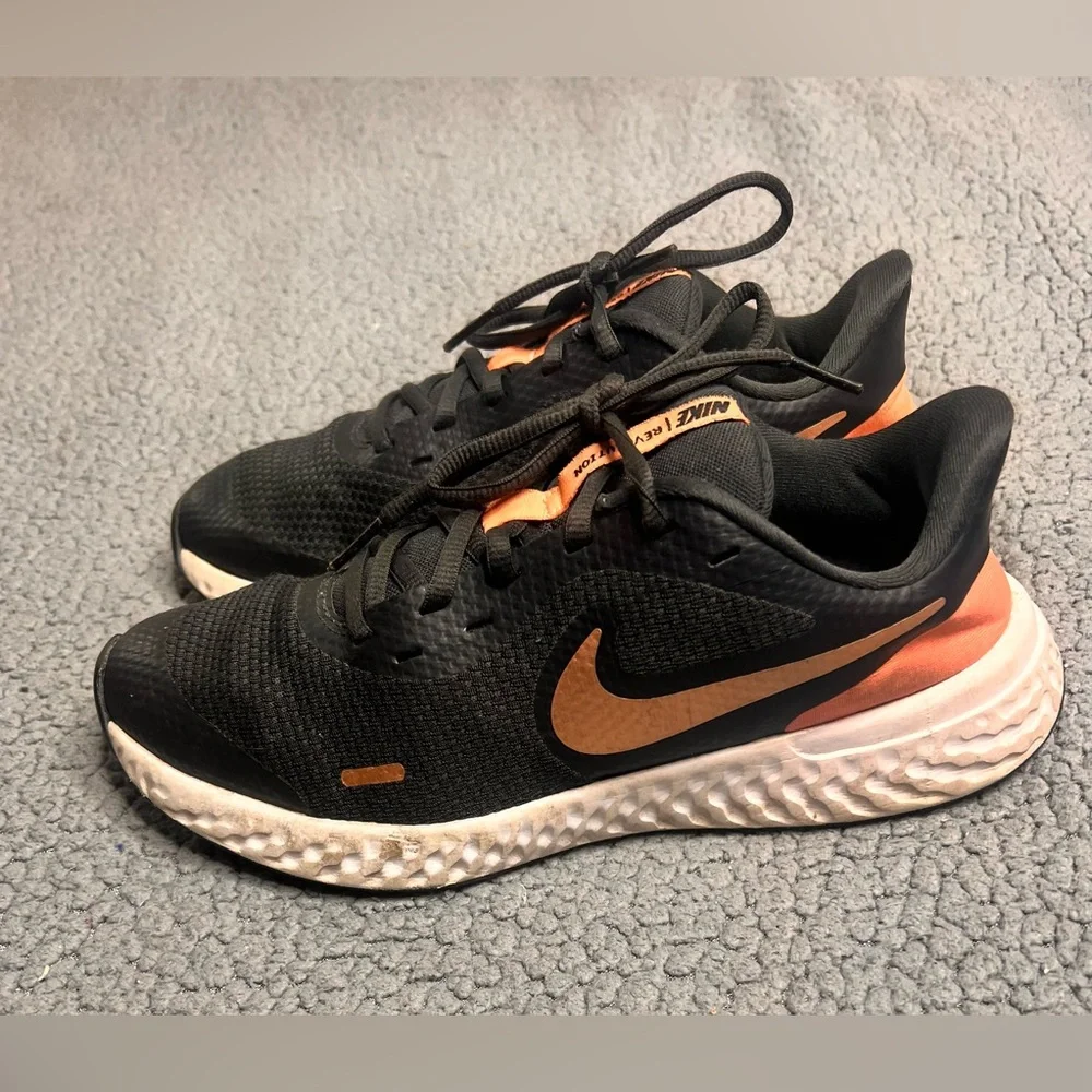 Nike Revolution‎ Running Sneakers Black And Rose Gold Youth Big Girls Size 7